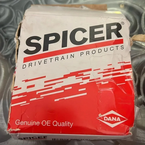 Spicer 5-1330x universal U-Joint with snap ring kits - Picture 3 of 8